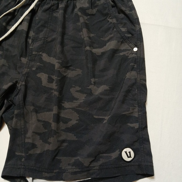 Vuori Kore Black Gray Camo Shorts 7" Inseam Mens 2XL lined Performance V302 - Picture 3 of 12